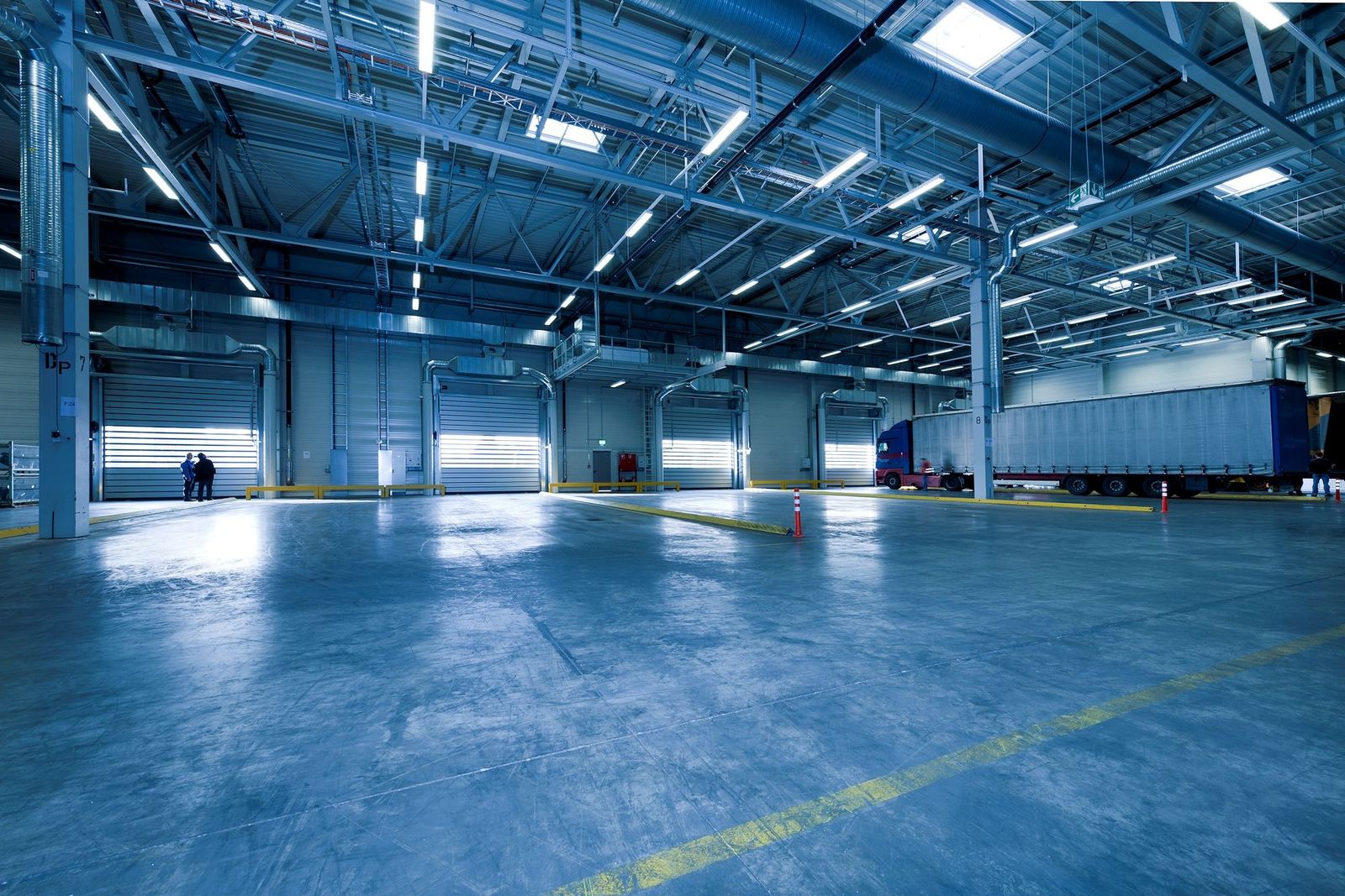 Commercial facility with overhead HVAC ductwork